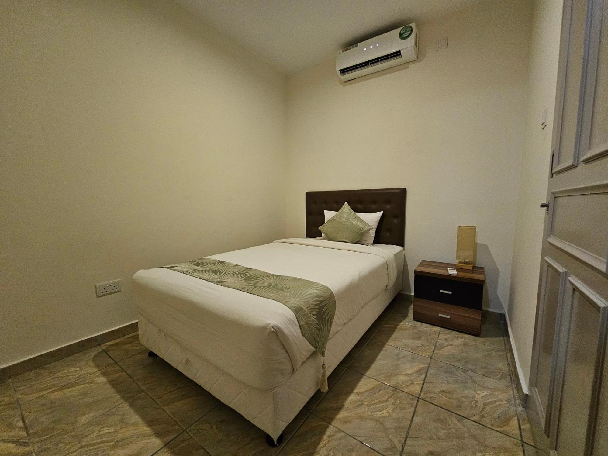 Wafa Hotel & Apartment Kampong Mata Mata Exterior photo
